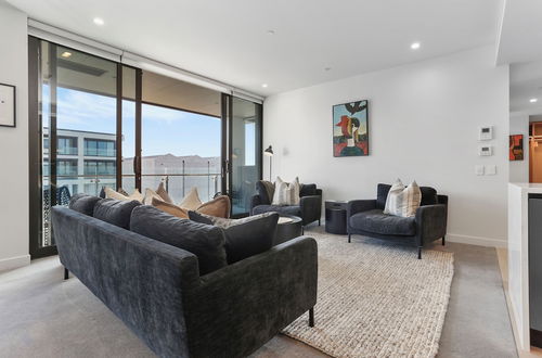 Photo 9 - Sunny and Spacious in Wynyard Quarter