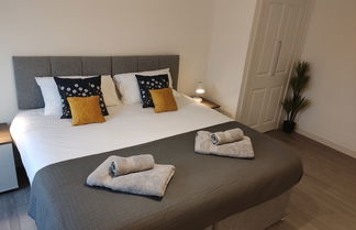 Photo 2 - Stunning 2-bed Apartment in Kirriemuir Centre