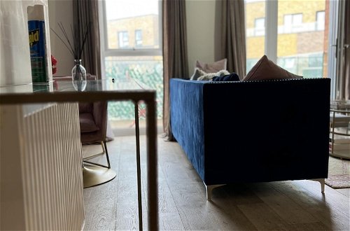 Photo 16 - Stunning 1-bed Apartment in Dartford
