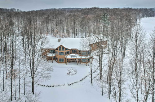 Photo 3 - Huge Bellaire Home on Cedar River Golf Course