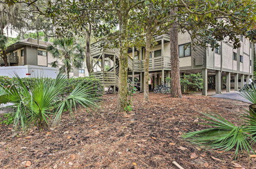 Photo 10 - Hilton Head Island Condo w/ Community Pool