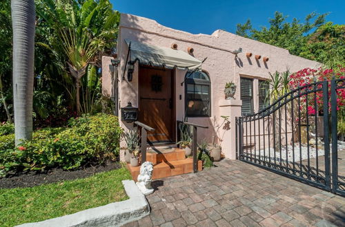 Photo 6 - The Palms Cottage Private Pool, Downtown, Beach, The Square