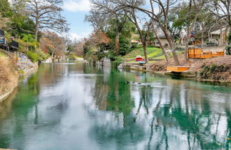 Foto 1 - River Condo Next to Schlitterbahn Water Park