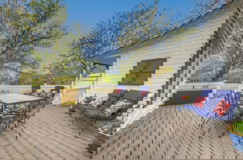 Photo 25 - Awesome Haus With Gameroom, 4blks to Center of Town!