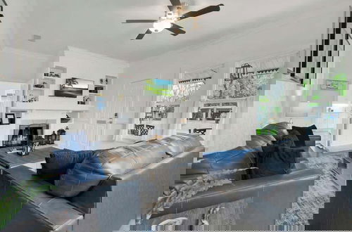 Photo 9 - Awesome Haus With Gameroom, 4blks to Center of Town!