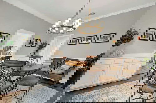 Photo 17 - Awesome Haus With Gameroom, 4blks to Center of Town!