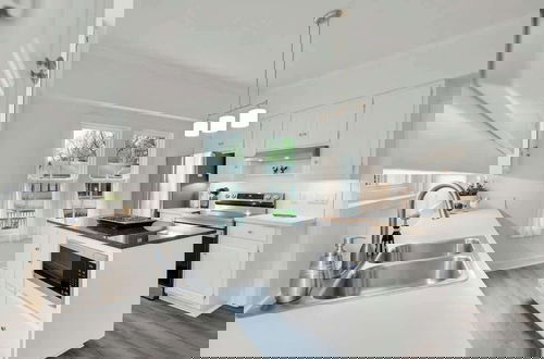 Photo 7 - Awesome Haus With Gameroom, 4blks to Center of Town!