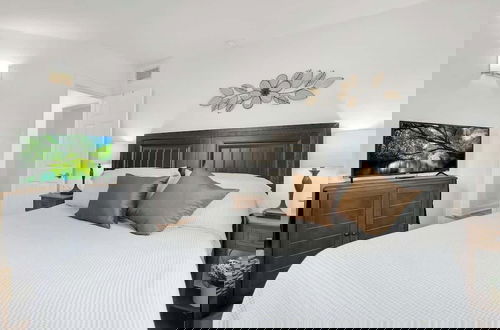 Photo 3 - Awesome Haus With Gameroom, 4blks to Center of Town!