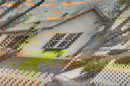 Photo 30 - Awesome Haus With Gameroom, 4blks to Center of Town!