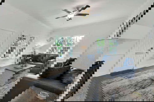 Photo 8 - Awesome Haus With Gameroom, 4blks to Center of Town!