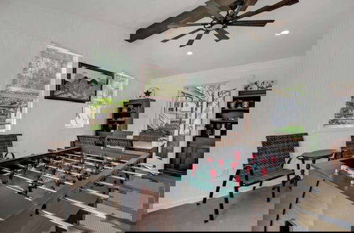 Photo 14 - Awesome Haus With Gameroom, 4blks to Center of Town!