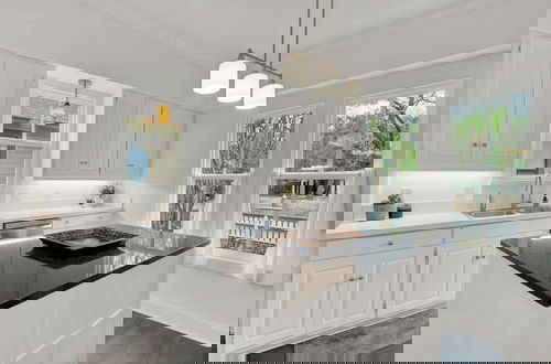 Photo 6 - Awesome Haus With Gameroom, 4blks to Center of Town!