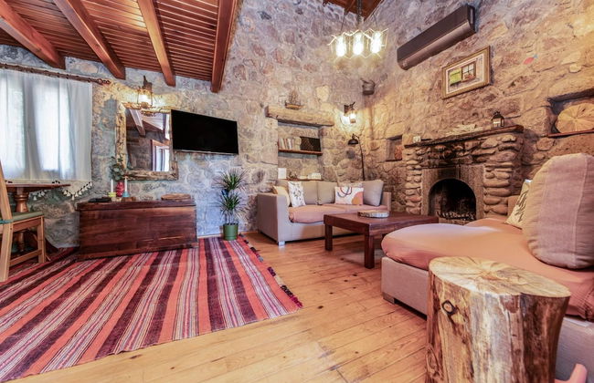 Chic Villa w Fireplace 3 min to Beach in Bodrum - Foto 2