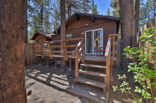 Foto 16 - Cozy Big Bear Cabin w/ Spacious Deck & Fireplace