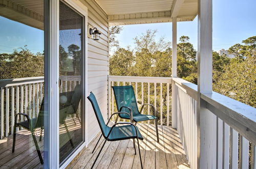 Foto 28 - 'breezy Heights' Townhome < 1 Mi to Beach