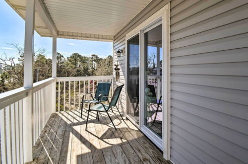 Foto 19 - 'breezy Heights' Townhome < 1 Mi to Beach