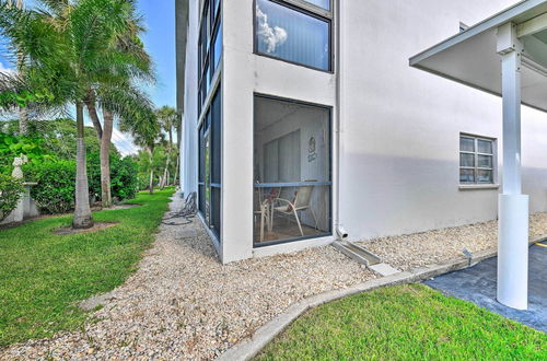 Photo 14 - Tropical Sarasota Condo < 1 Mile to Beach