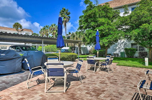 Photo 4 - Tropical Sarasota Condo < 1 Mile to Beach