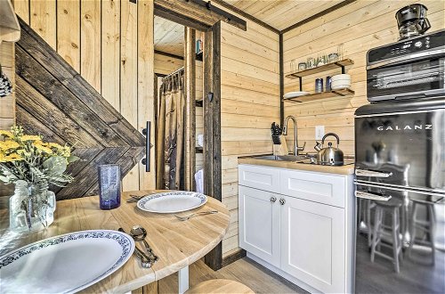 Foto 3 - Tiny Home w/ Hot Tub By Mohican State Park