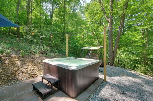 Foto 26 - Tiny Home w/ Hot Tub By Mohican State Park