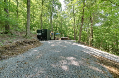 Foto 23 - Tiny Home w/ Hot Tub By Mohican State Park