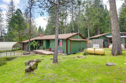 Foto 7 - Pollock Pines Cabin Retreat w/ Hot Tub + Deck