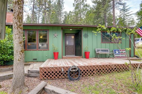 Foto 10 - Pollock Pines Cabin Retreat w/ Hot Tub + Deck