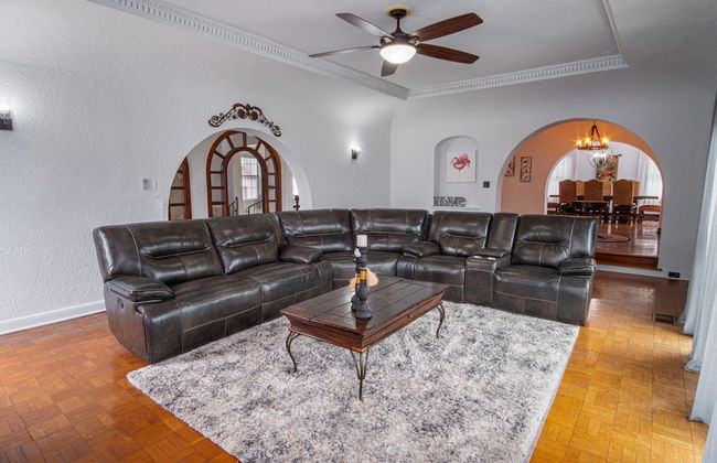Splash Into Vacation 6BR Home w/ Pool & Waterslide - Foto 22