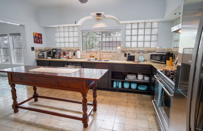 Splash Into Vacation 6BR Home w/ Pool & Waterslide - Foto 16