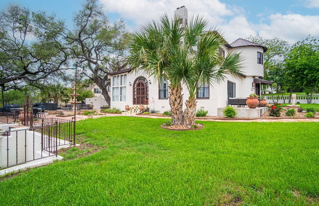 Splash Into Vacation 6BR Home w/ Pool & Waterslide - Foto 48