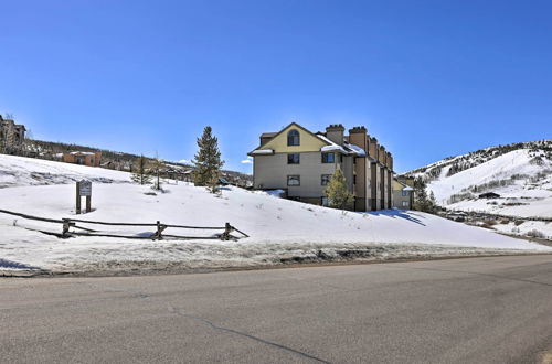 Photo 8 - Cozy Ski-in/ski-out Granby Condo w/ Balcony