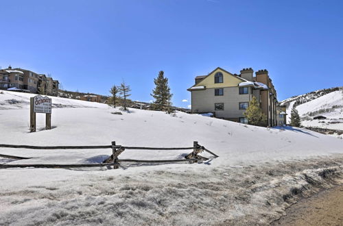 Photo 5 - Cozy Ski-in/ski-out Granby Condo w/ Balcony