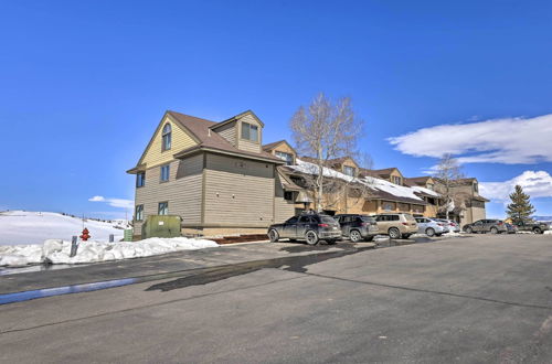 Photo 12 - Cozy Ski-in/ski-out Granby Condo w/ Balcony