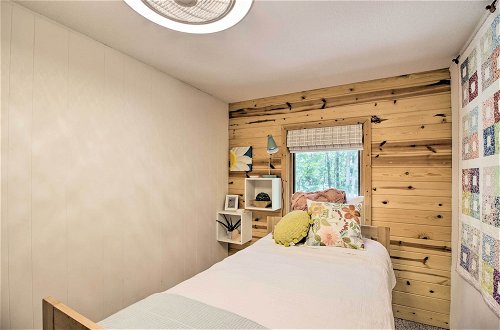 Foto 3 - Spacious Cabin on Cross Lake: Treehouse & Sauna
