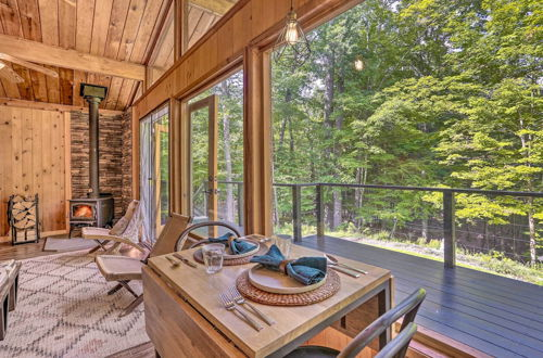 Foto 16 - High Falls Restorative Cabin in the Woods