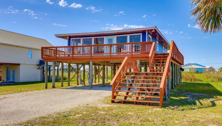 Foto 1 - Breezy Dauphin Island Vacation Rental With Deck