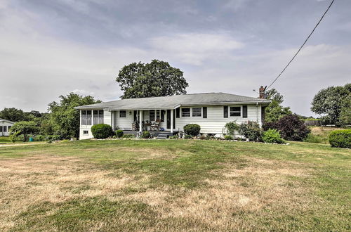 Photo 6 - Traditional Country Home in De Soto w/ Yard