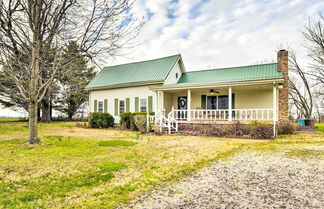 Foto 1 - Peaceful Hazel Cottage w/ Deck & Yard