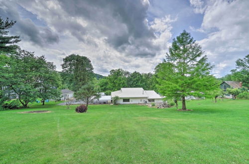 Photo 13 - Quaint Zanesville Home w/ Game Room & Yard