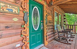 Photo 3 - Smoky Mountain Cabin w/ Game Room & Hot Tub