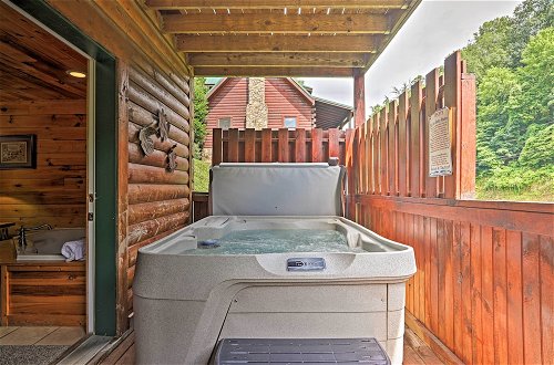 Photo 15 - Smoky Mountain Cabin w/ Game Room & Hot Tub
