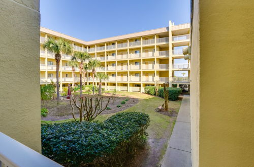 Photo 27 - Bright Beachy Condo Getaway on Hilton Head Island