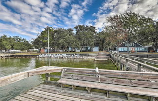 Foto 2 - Lakefront Retreat w/ Game Room & Private Dock