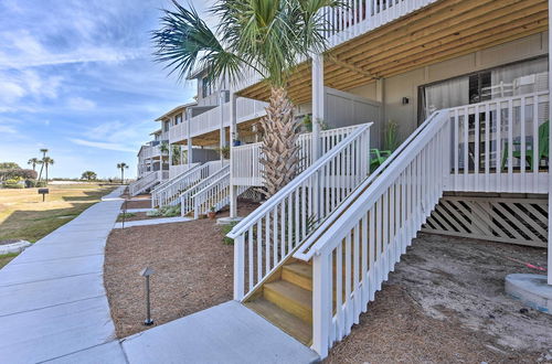 Photo 6 - Relaxing Harbor Island Condo: Walk to the Beach