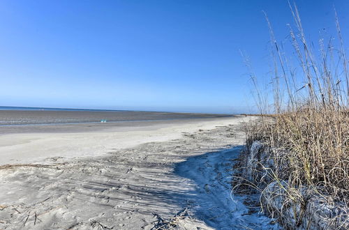 Photo 7 - Relaxing Harbor Island Condo: Walk to the Beach