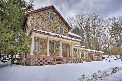 Photo 4 - Spacious Hawley Villa: 1 Mi to Lake Wallenpaupack