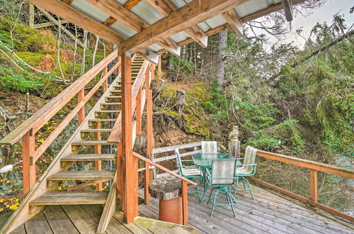 Photo 11 - Serene Seldovia Cabin w/ Deck, Grill & Views