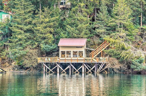 Photo 16 - Serene Seldovia Cabin w/ Deck, Grill & Views