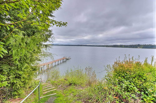 Foto 28 - Quiet Beachfront Family Home w/ Mt. Rainier Views