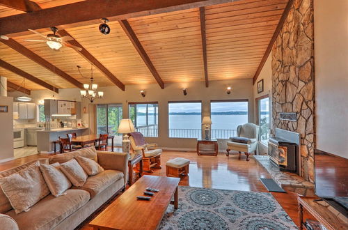 Photo 1 - Quiet Beachfront Family Home w/ Mt. Rainier Views